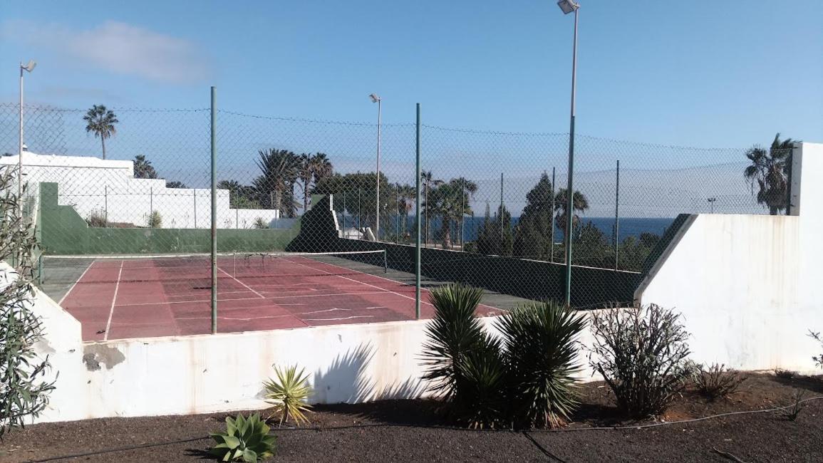 Tuscan Apartment Mit Meerblick Und Terrasse Costa Teguise Exterior photo